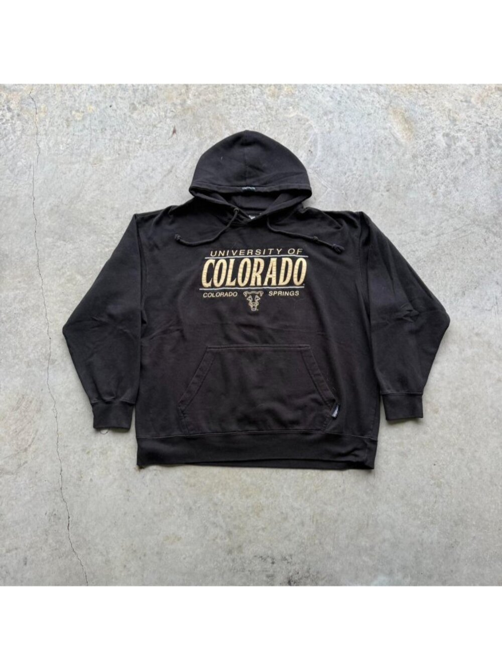 Vintage 2000s all embroidered black Colorado buffaloes hooded sweatshirt